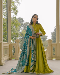 Zeenia 3 Piece Stitched Suit