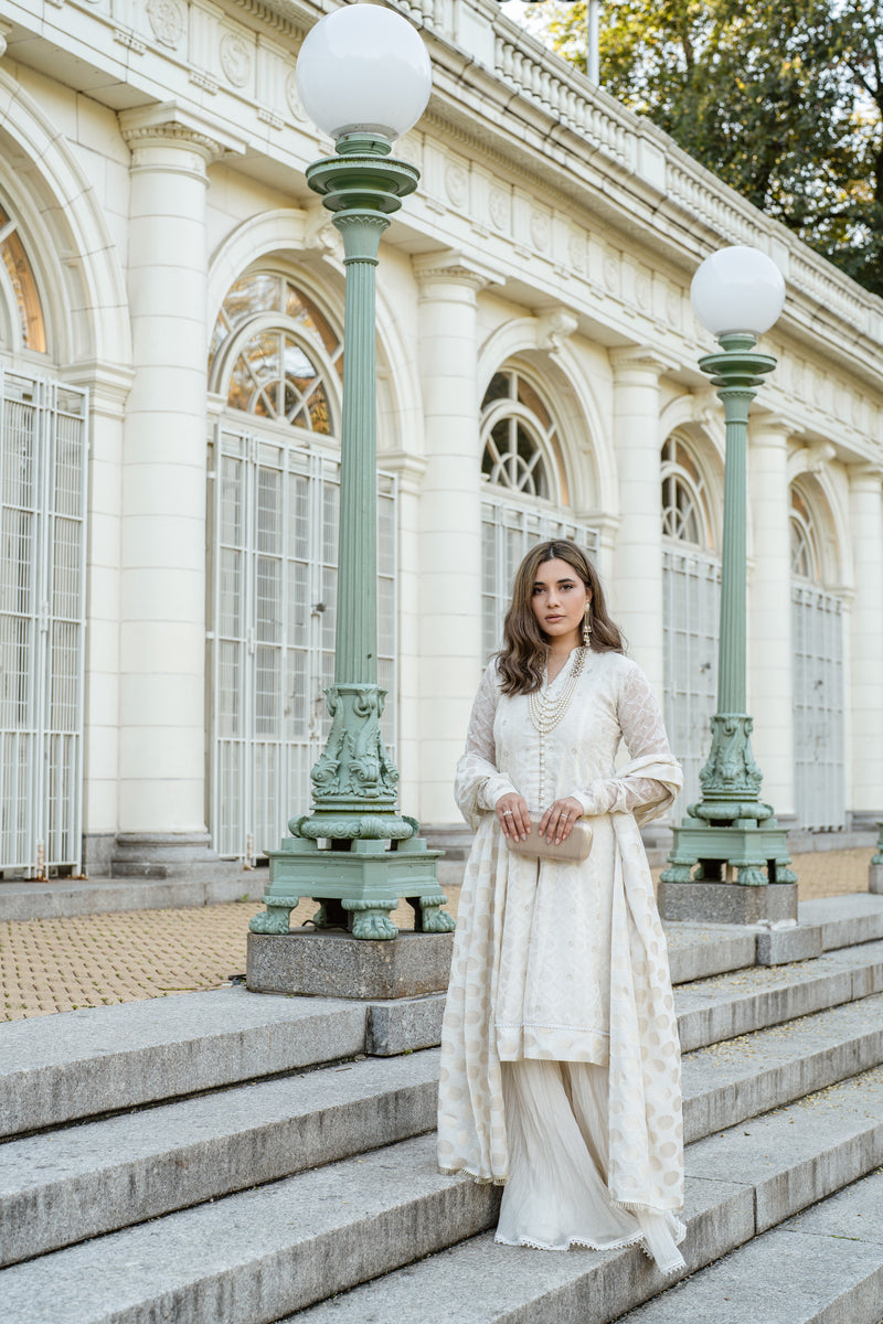 Amaal 3 Piece Stitched Suit