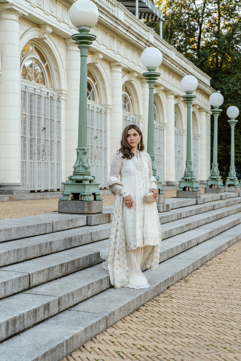 Amaal 3 Piece Stitched Suit