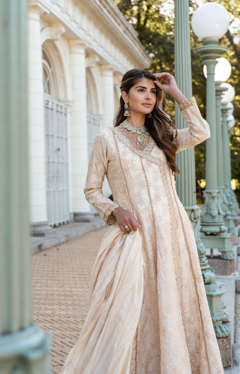 Isabella 3 Piece Stitched Suit