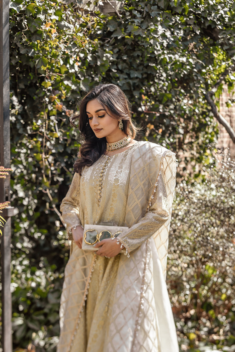 Mehar 3 Piece Stitched Suit