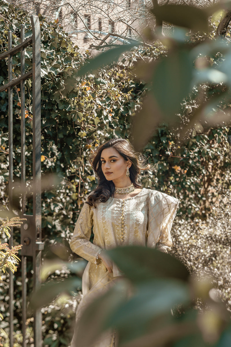 Mehar 3 Piece Stitched Suit