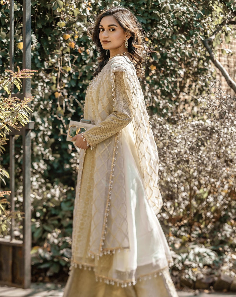 Mehar 3 Piece Stitched Suit
